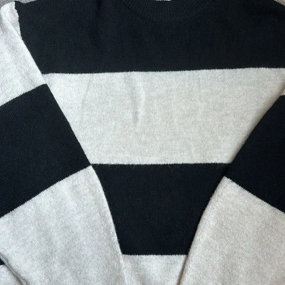 H&M Knit Sweater in Light beige/black striped Size S - Picture 2 of 5
